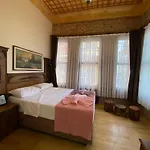 Appartement Capitol Antique Pearl Hotel *