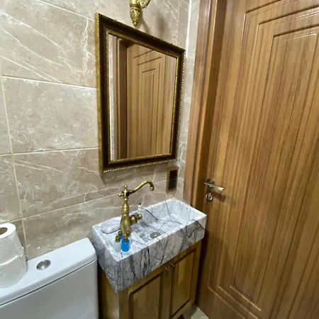 Capitol Antique Pearl Hotel Apartman