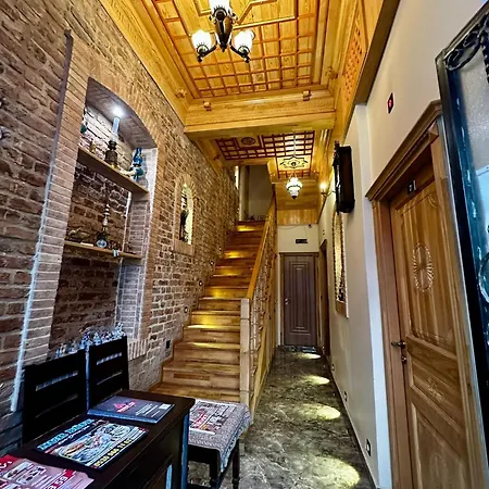 Capitol Antique Pearl Apartment *