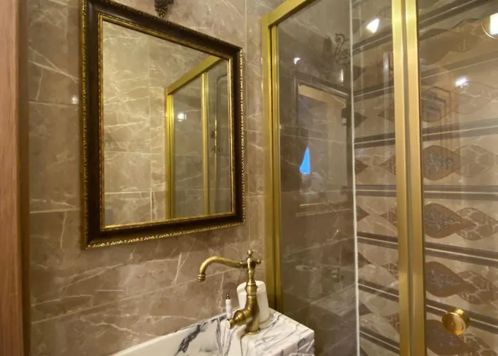 Capitol Antique Pearl