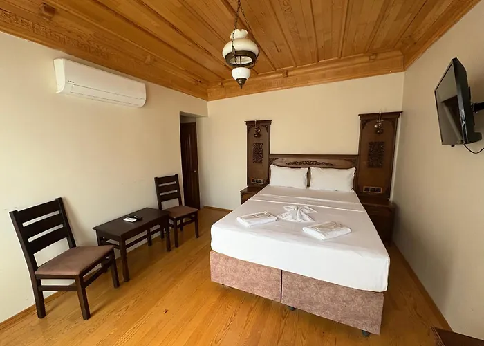 Capitol Antique Pearl