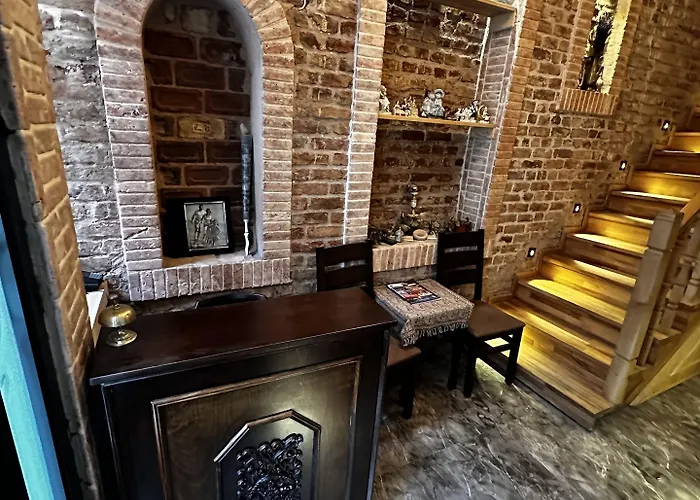 Capitol Antique Pearl